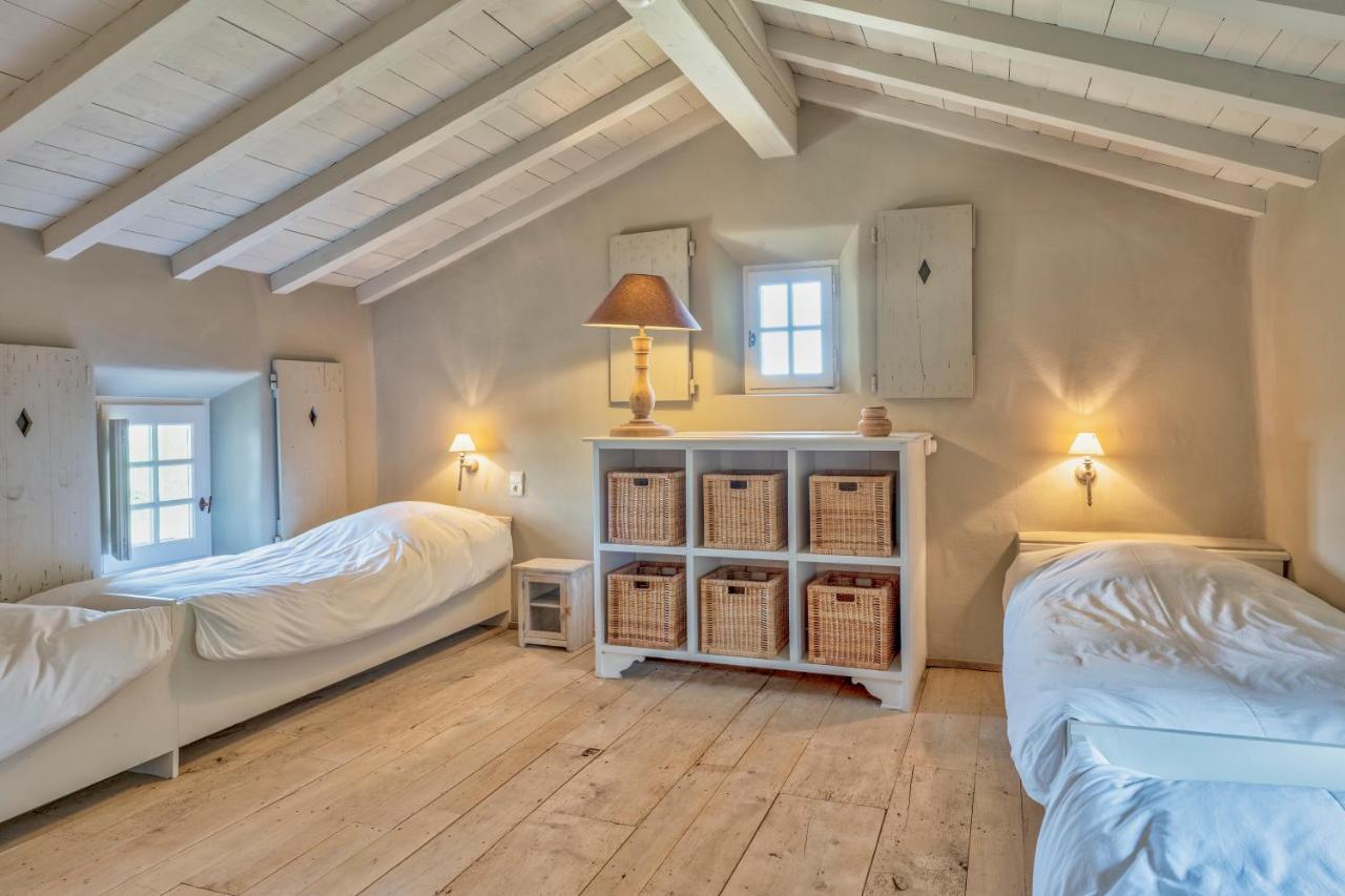 Вилла Domaine De Puybernier Jouques Экстерьер фото